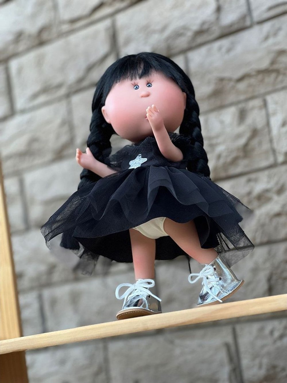 Кукла Nines виниловая 30см MIA BLACK CASE (1134)