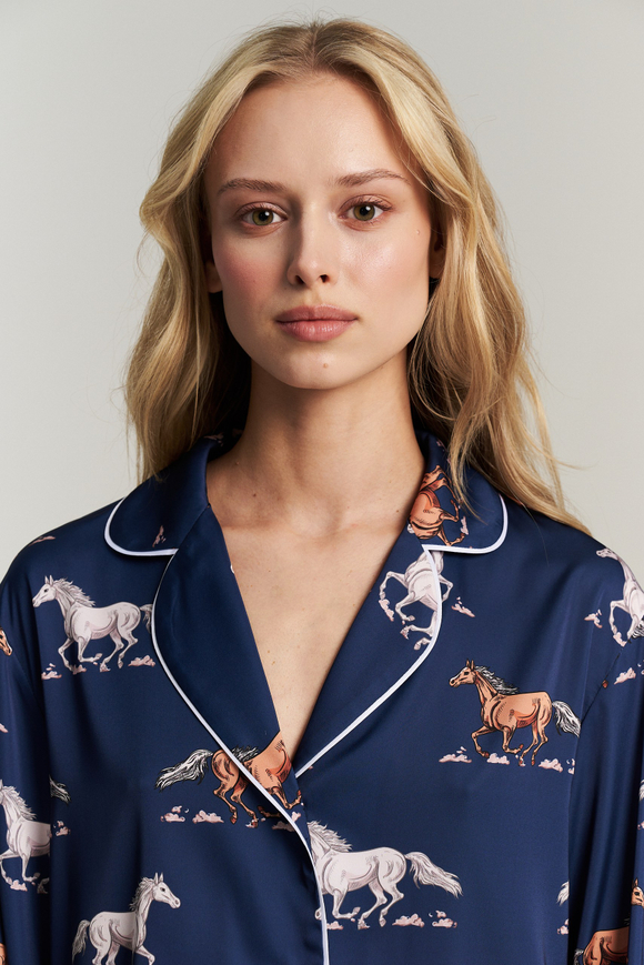 Шелковая блуза с кантом - лошади