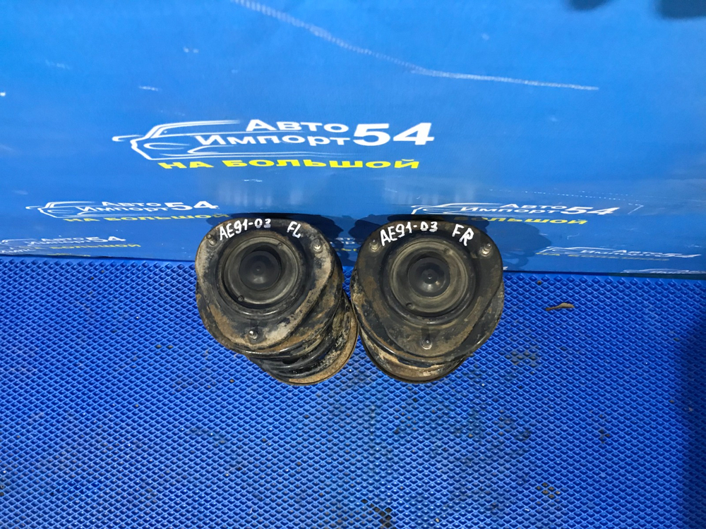 Стойка передняя левая TOYOTA SPRINTER 1990