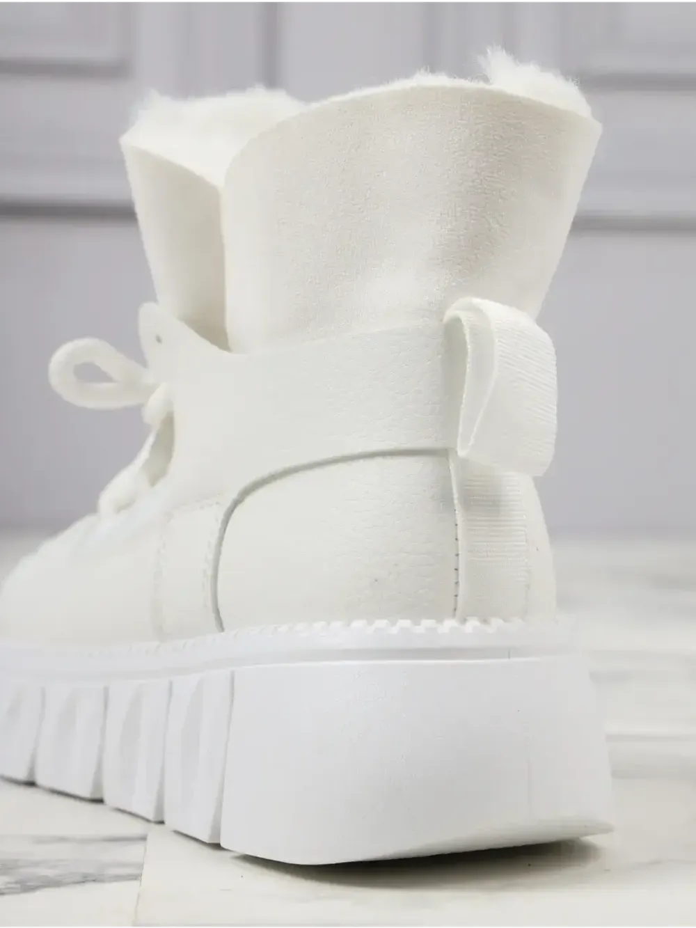 Зимние ботинки на платформе