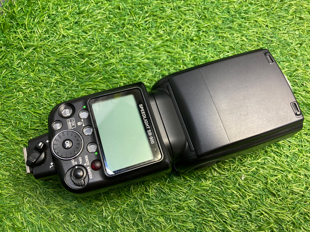 Nikon SB-900