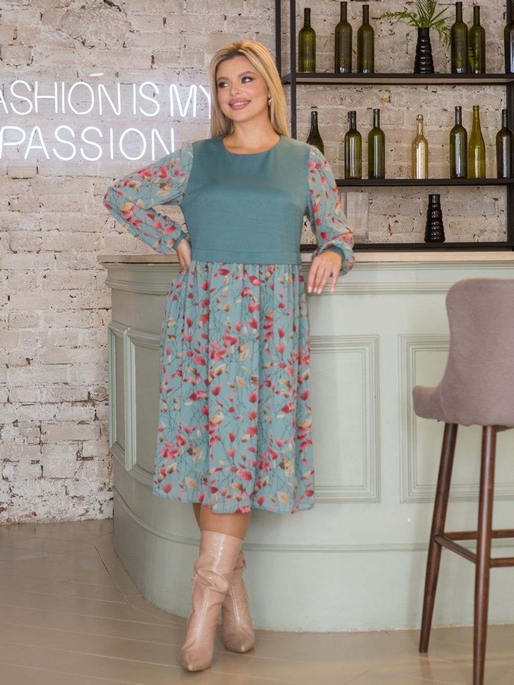 Платье 1369 изумрудный Novita (Акция)