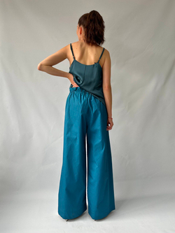 Топ на бретелях