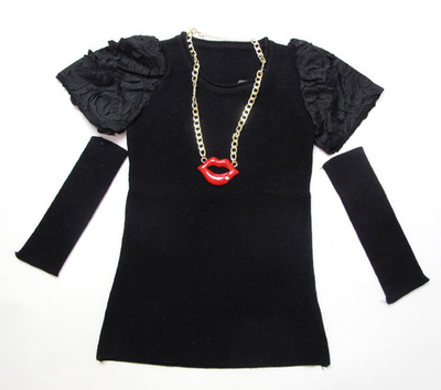 Лонгслив со съемными рукавами и ожерельем с подвеской в форме губ