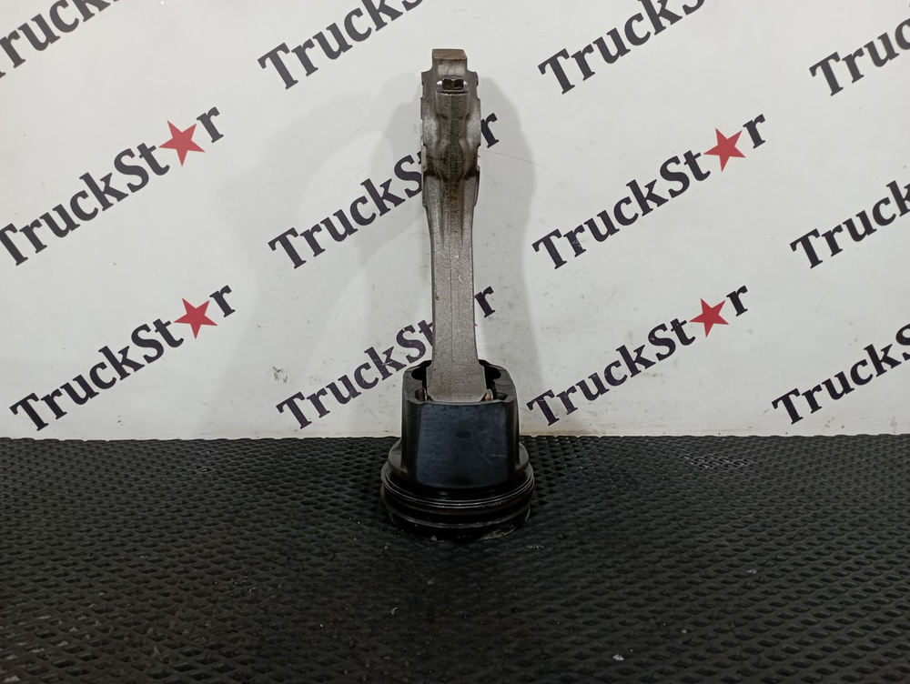 Поршень с шатуном