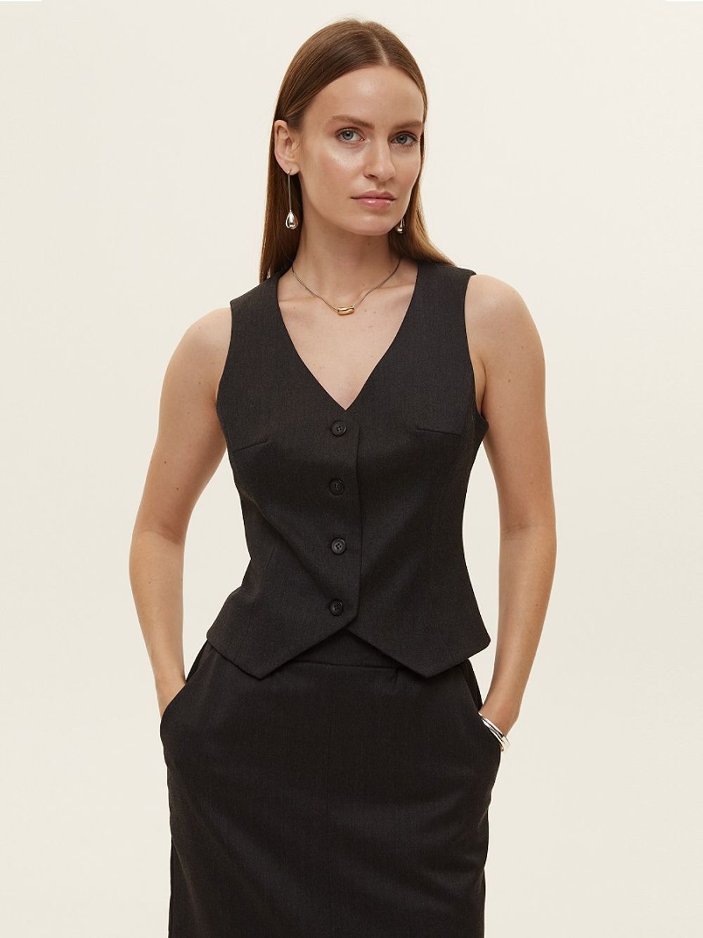 Жилет короткий графит шерсть (Размер 44)