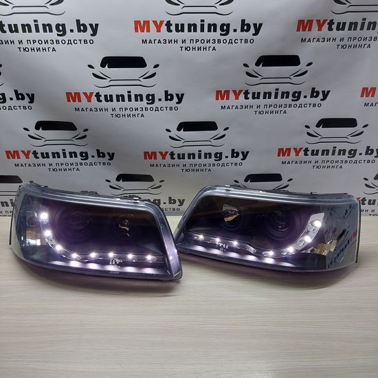 Передние фары VW T5 daylight black