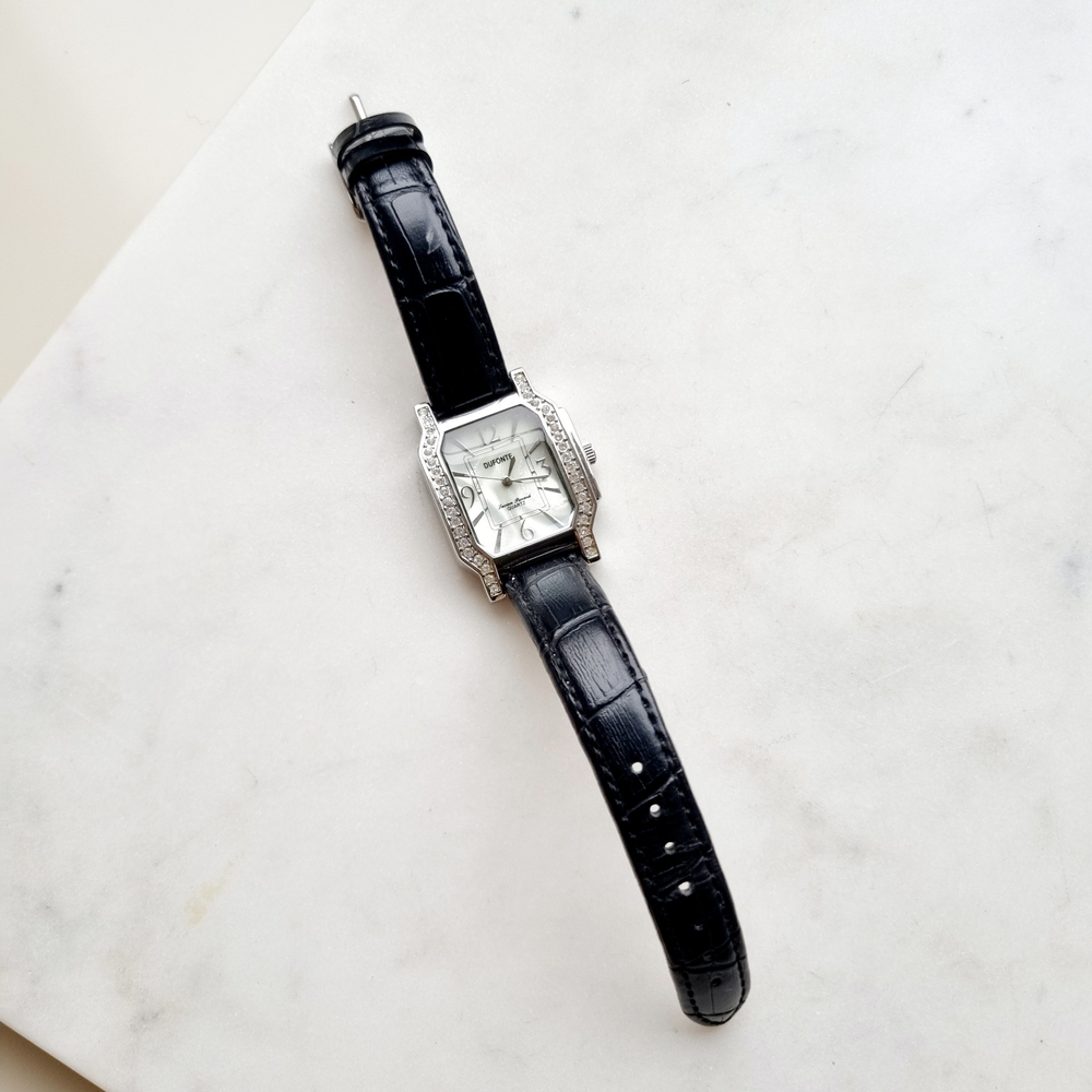 Часы Lucien Piccard на чёрном ремне