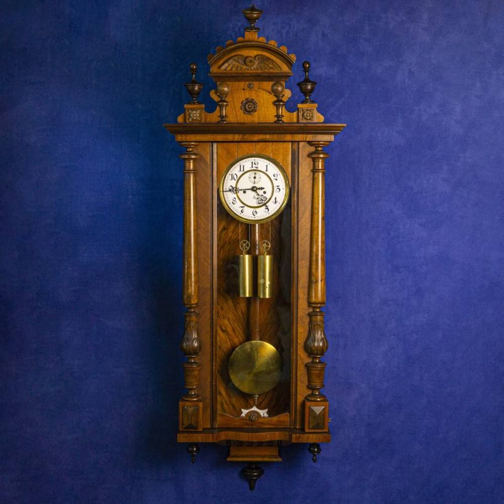 Настенные часы в стиле Грюндерцайт