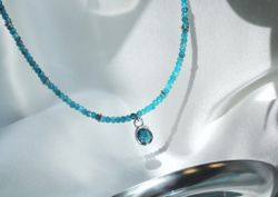 Колье из апатита