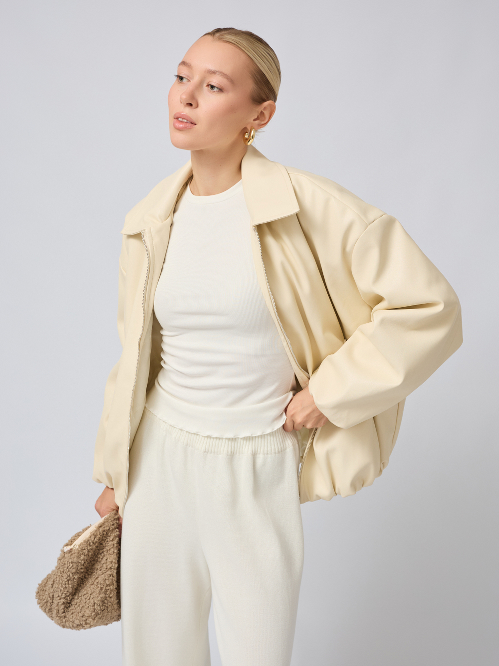 Бомбер утепленный с металлической молнией