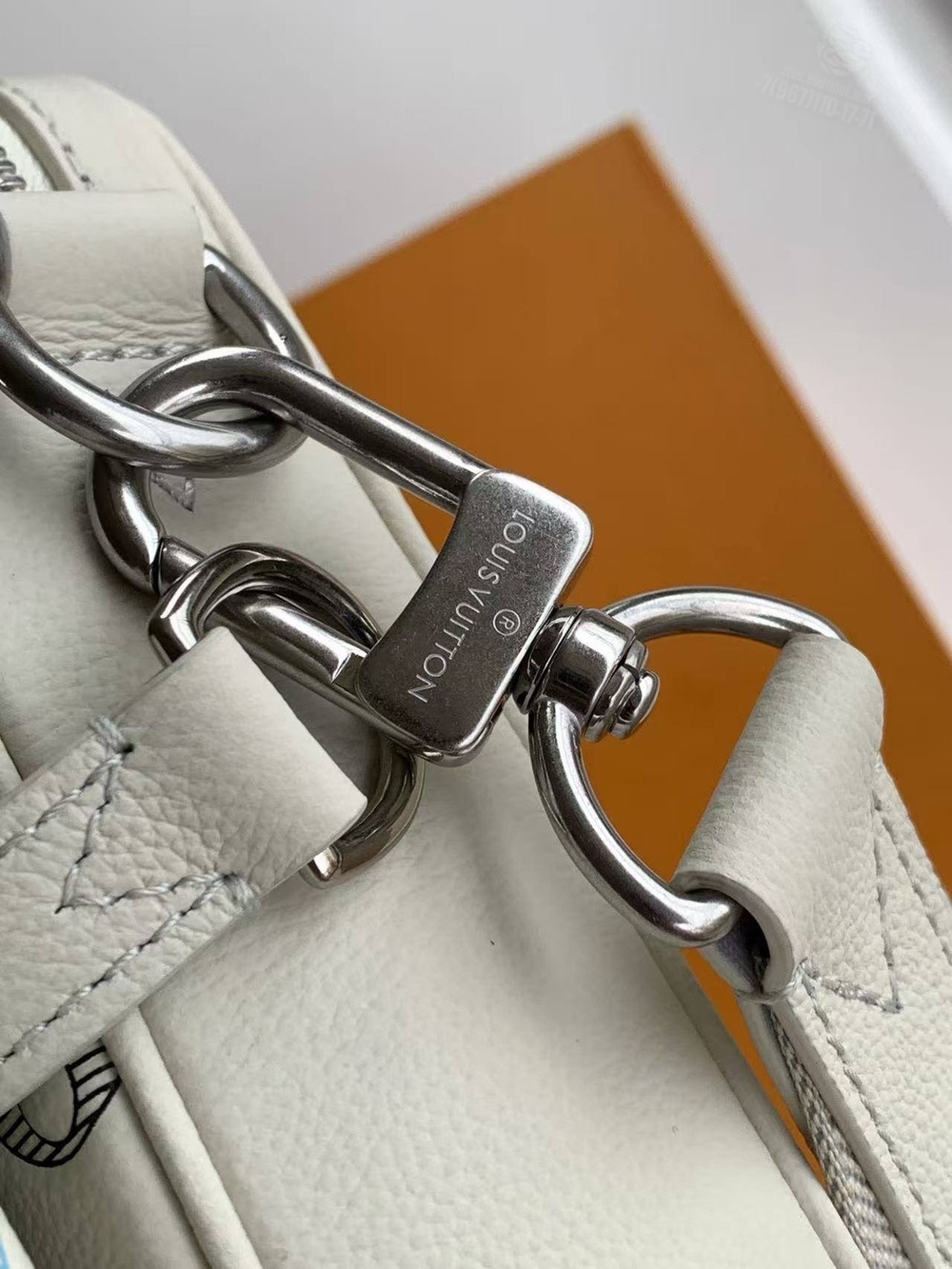 Сумка через плечо/мессенджер Louis Vuitton Trio
