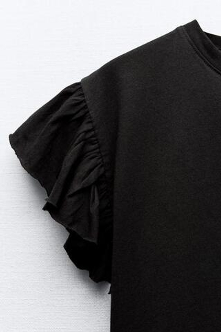 ZARA ХЛОПКОВАЯ ФУТБОЛКА С ВОЛАНАМИ, ЧЕРНЫЙ