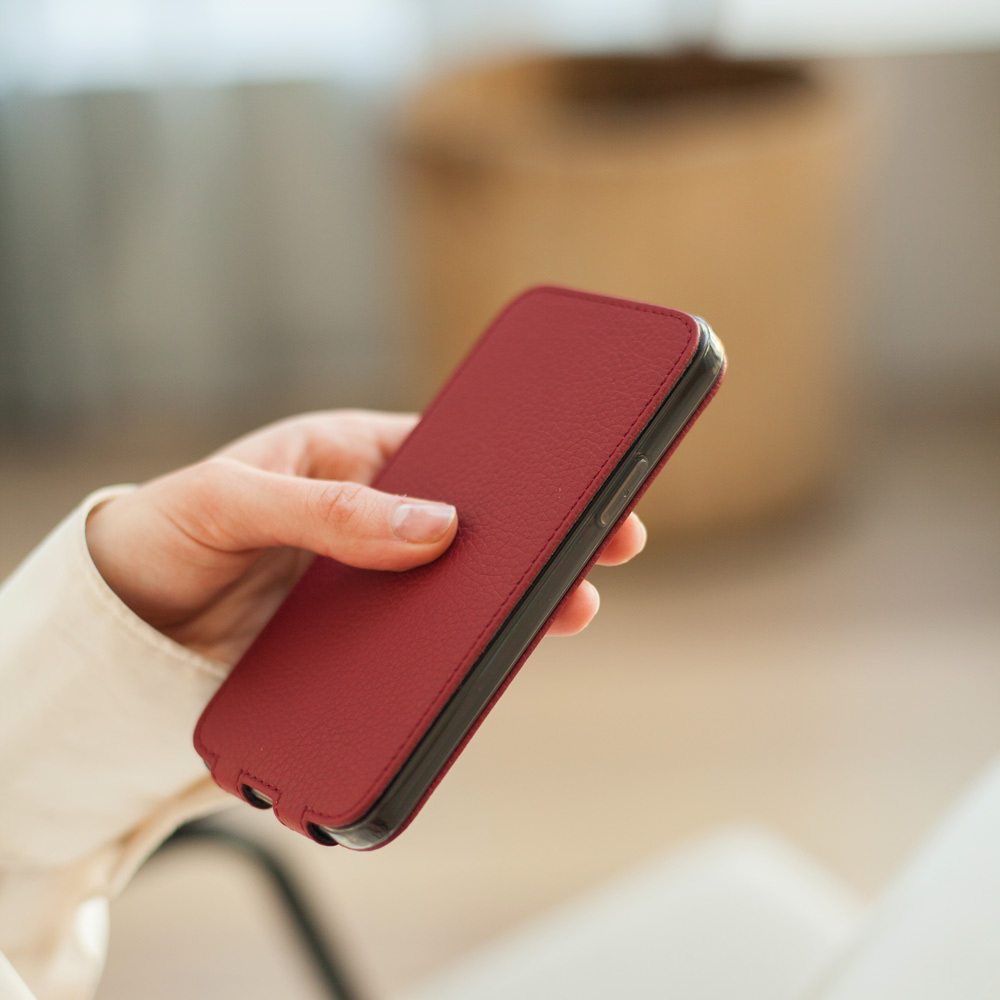 Чехол для iPhone 15 Pro Max из кожи теленка, вишневого цвета