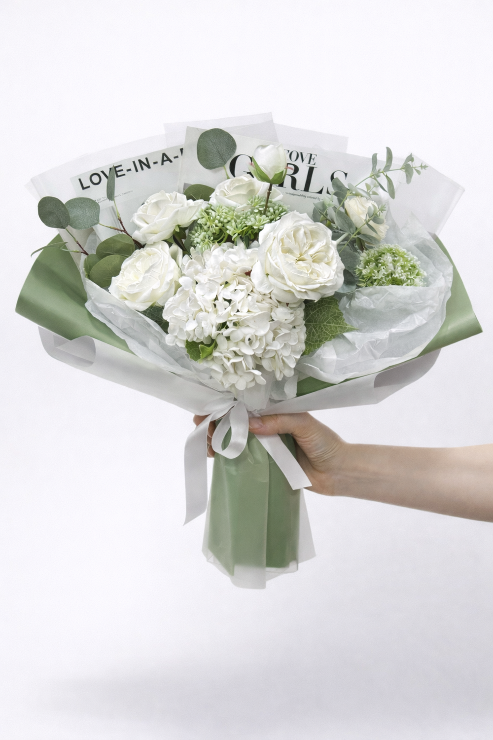 Быстро сборная упаковка в пленке. Форма №4 Коллекция "Гламур". Цвет: ОЛИВКОВЫЙ. Размер букета: +/- в55, ш50