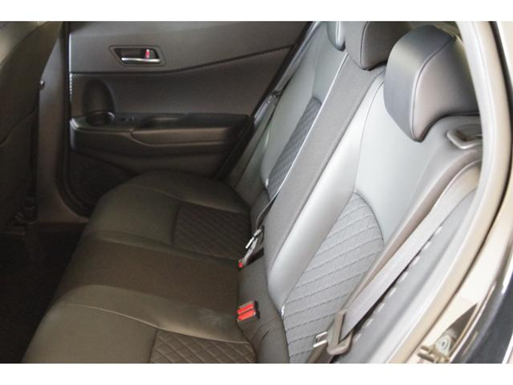 TOYOTA C - HR 2022 г.