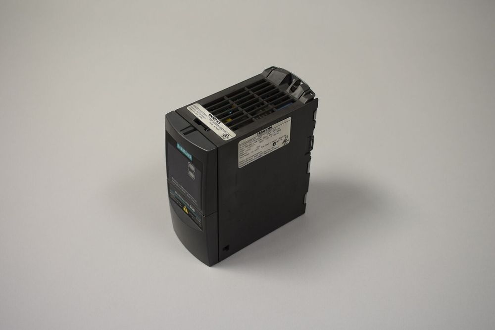 SIEMENS 6SE6440-2UD21-1AA1