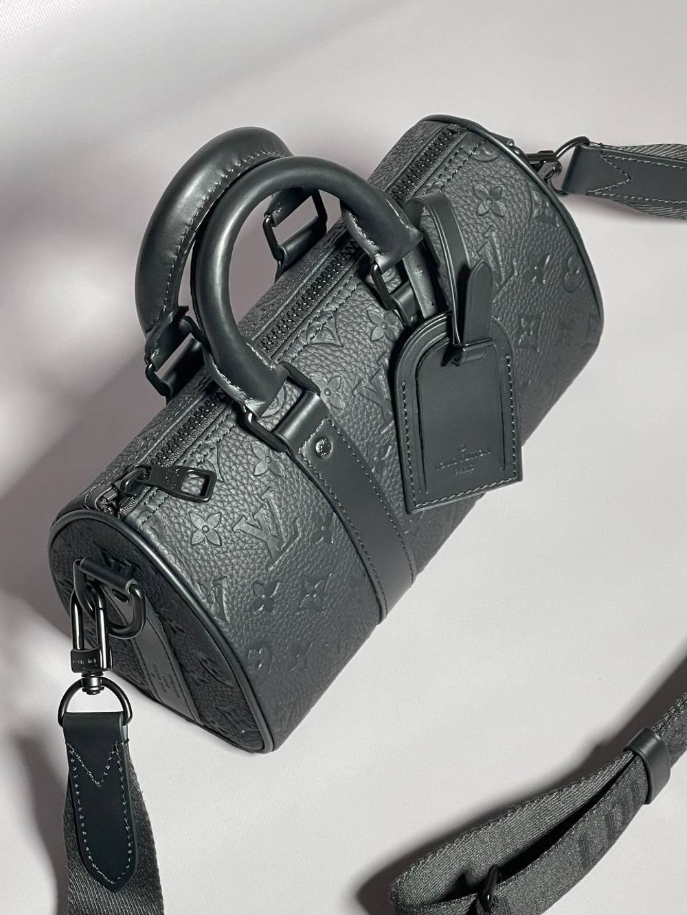 Сумка-мессенджер Louis Vuitton