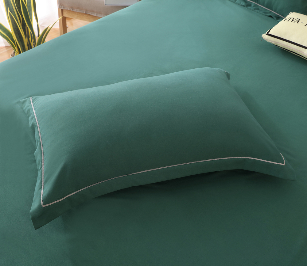 Комплект постельного белья Однотонный Сатин с Одеялом (простынь на резинке) FBR001