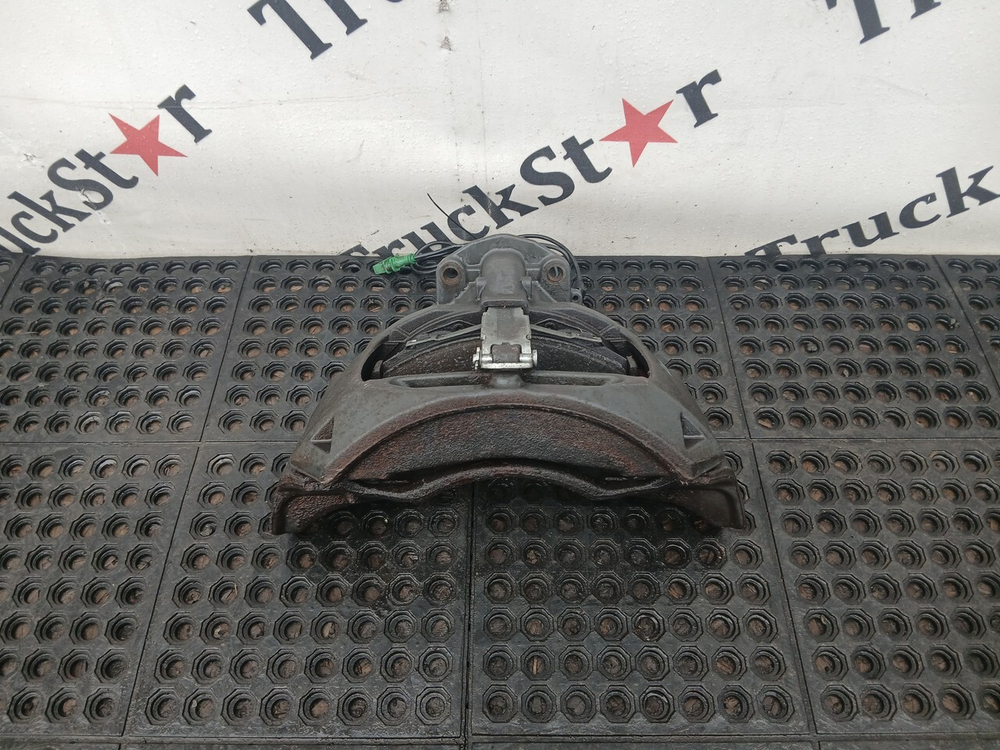 Суппорт передний левый 2019г