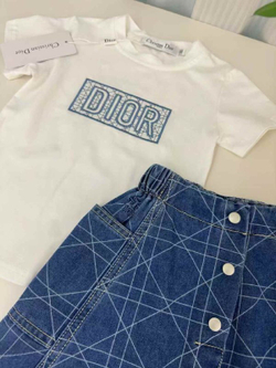 Детская джинсовая юбочка и классическая футболка Christian Dior