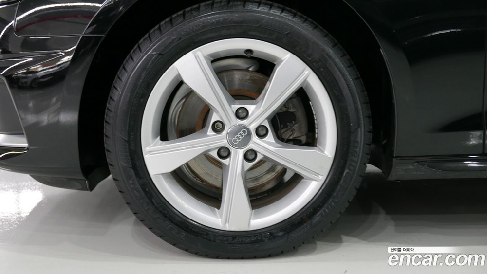 Audi A4 (B9) 40 TFSI (11.2022)