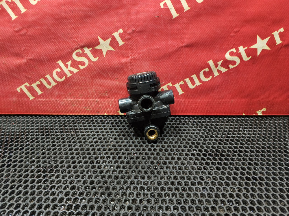 Клапан ускорительный