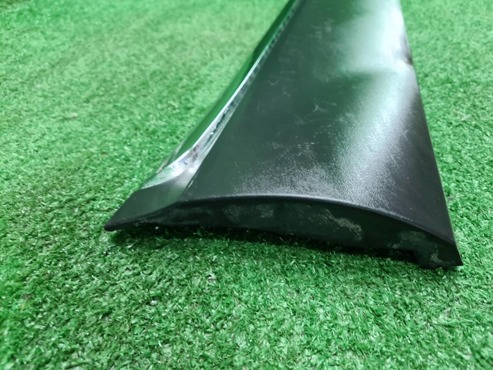 Накладка двери задняя правая Hongqi HS5 (19-нв)