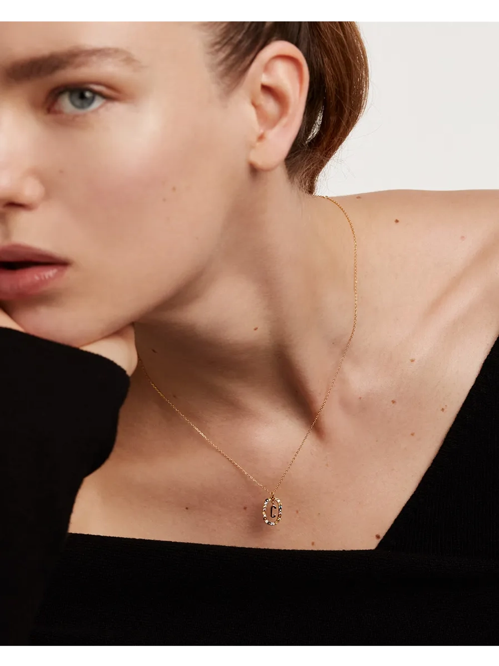Колье Буква C серебро 925 пробы покрытое золотом