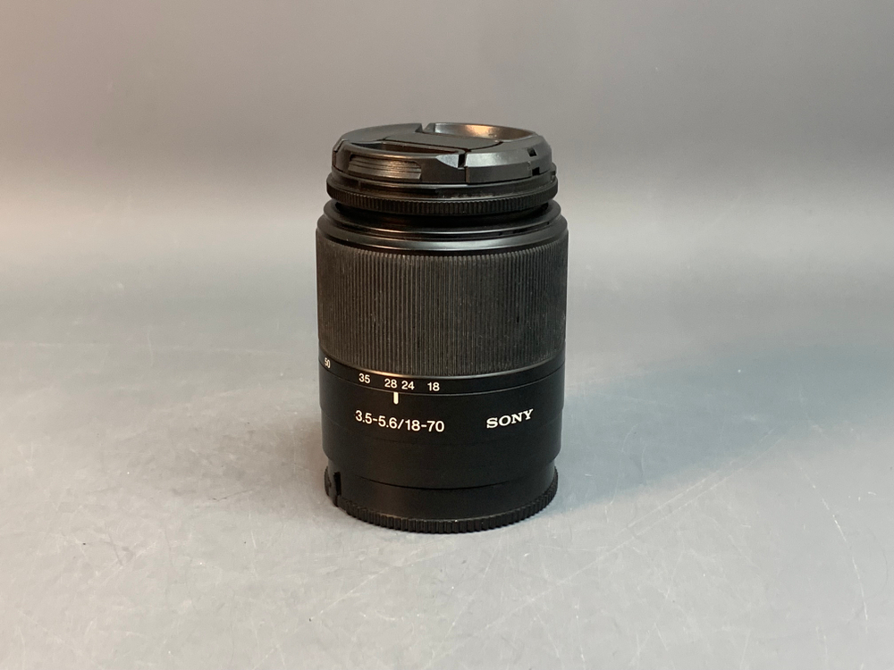 Sony DT 18-70mm 3.5-5.6