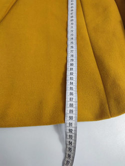 Пальто adL шафранового цвета 46 размер