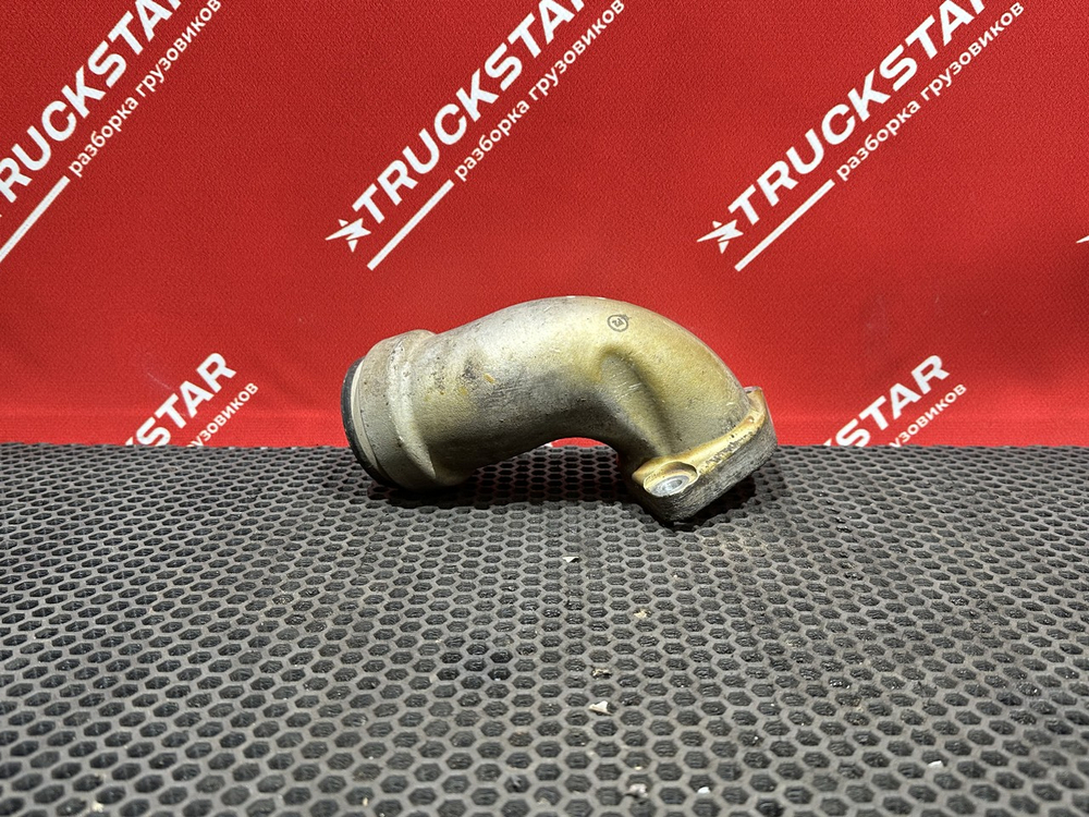 Патрубок системы охлаждения