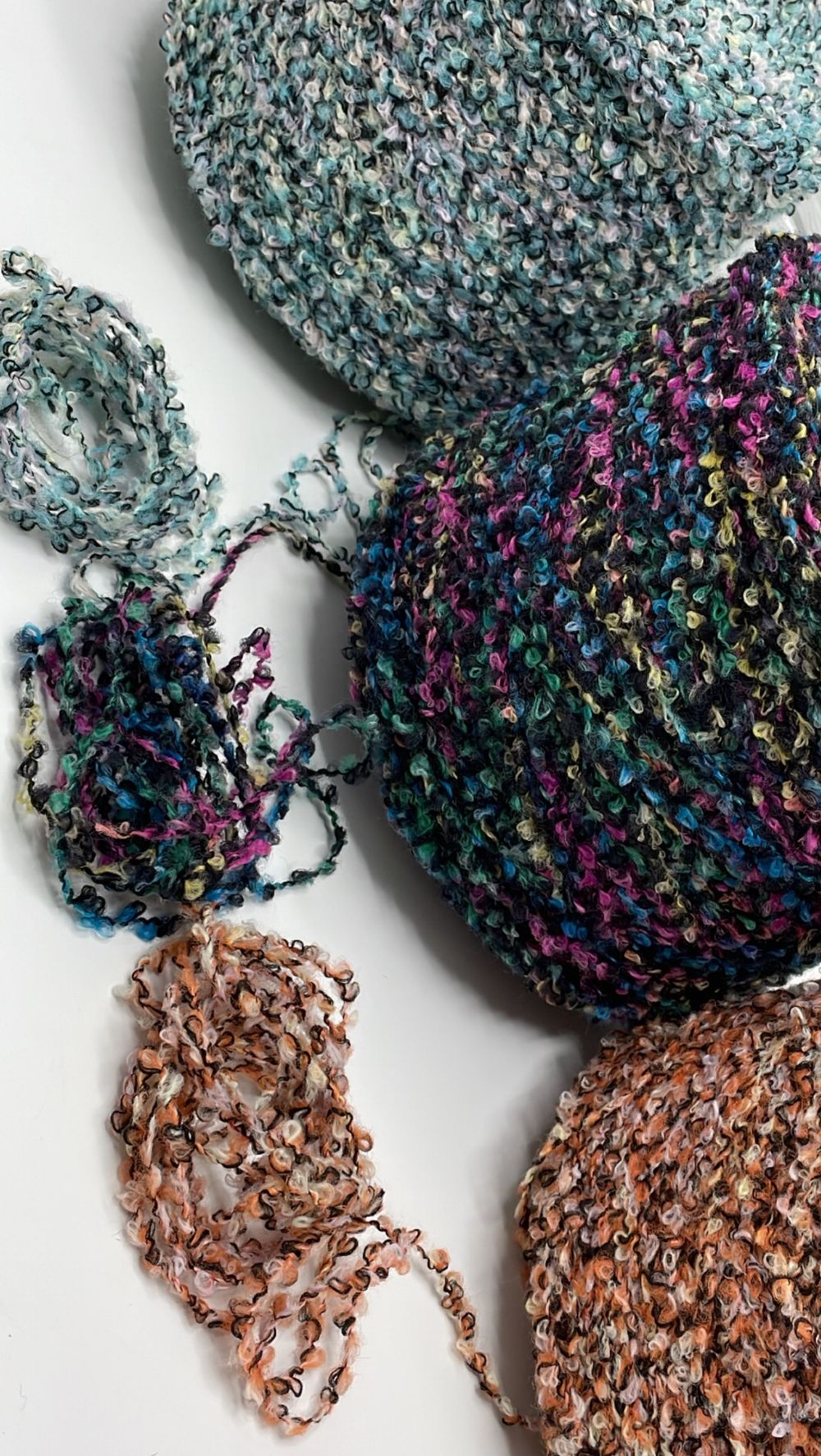 Букле Industria Italiana Filati S.P.A. 30% меринос 12% полиамид 53% полиакрил