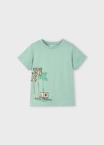 две футболки с шортами