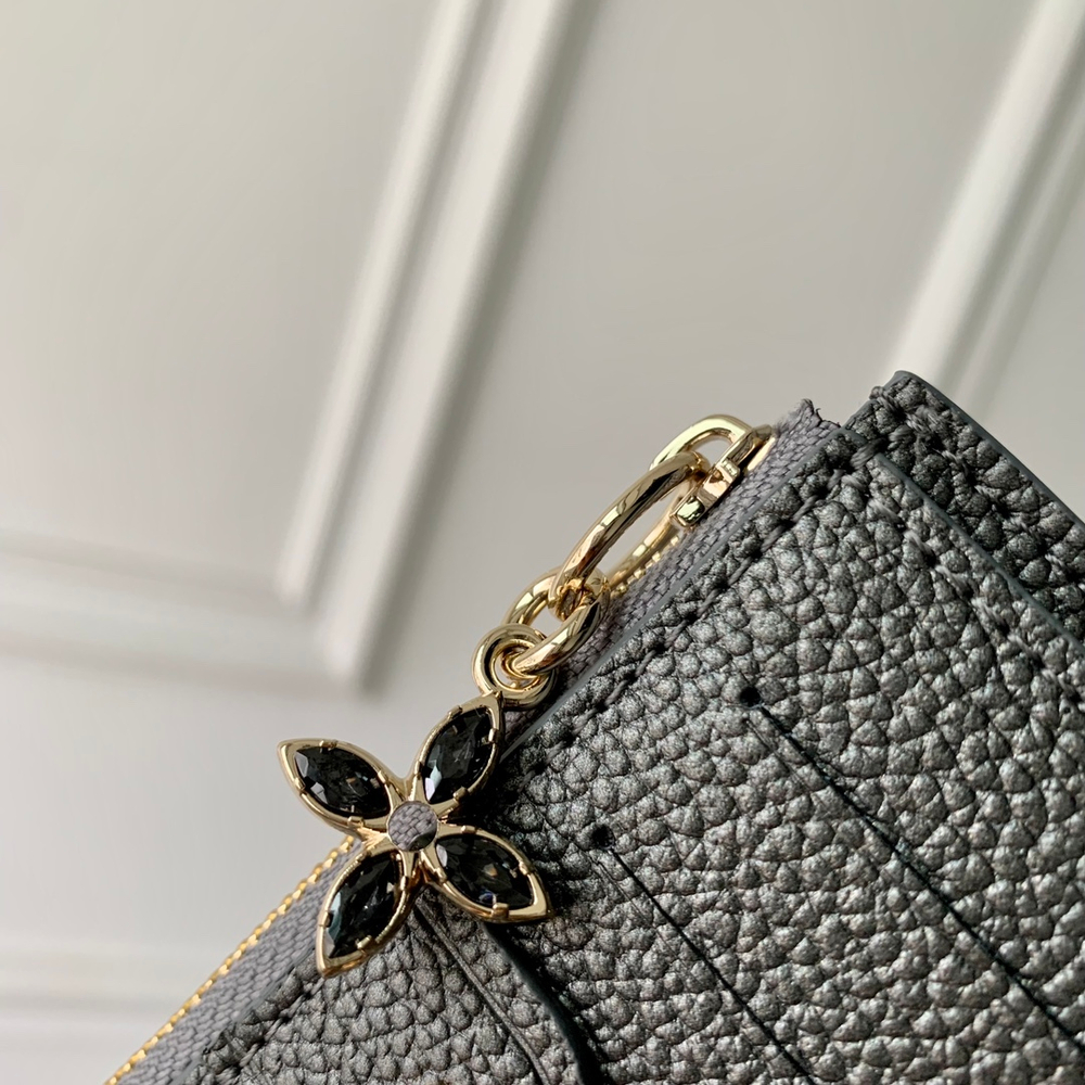 Louis Vuitton Lisa Wallet