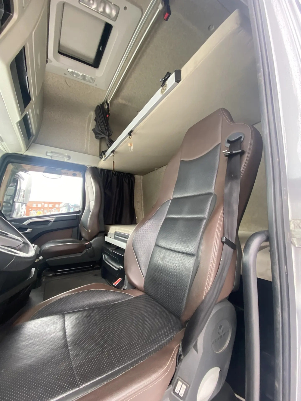 FAW J7 4x2 Седельный тягач CA4180P77K25E5 (Дизельный, 12,5 л, 553 л.с., АТ)