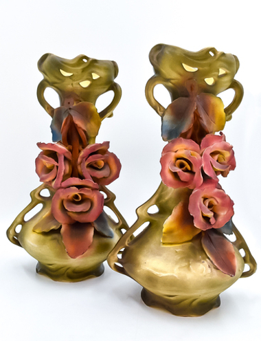 Парные вазы в стиле ар-нуво. Фарфор, лепнина, ручная роспись. Royal Dux, Богемия, Австро-Венгрия.