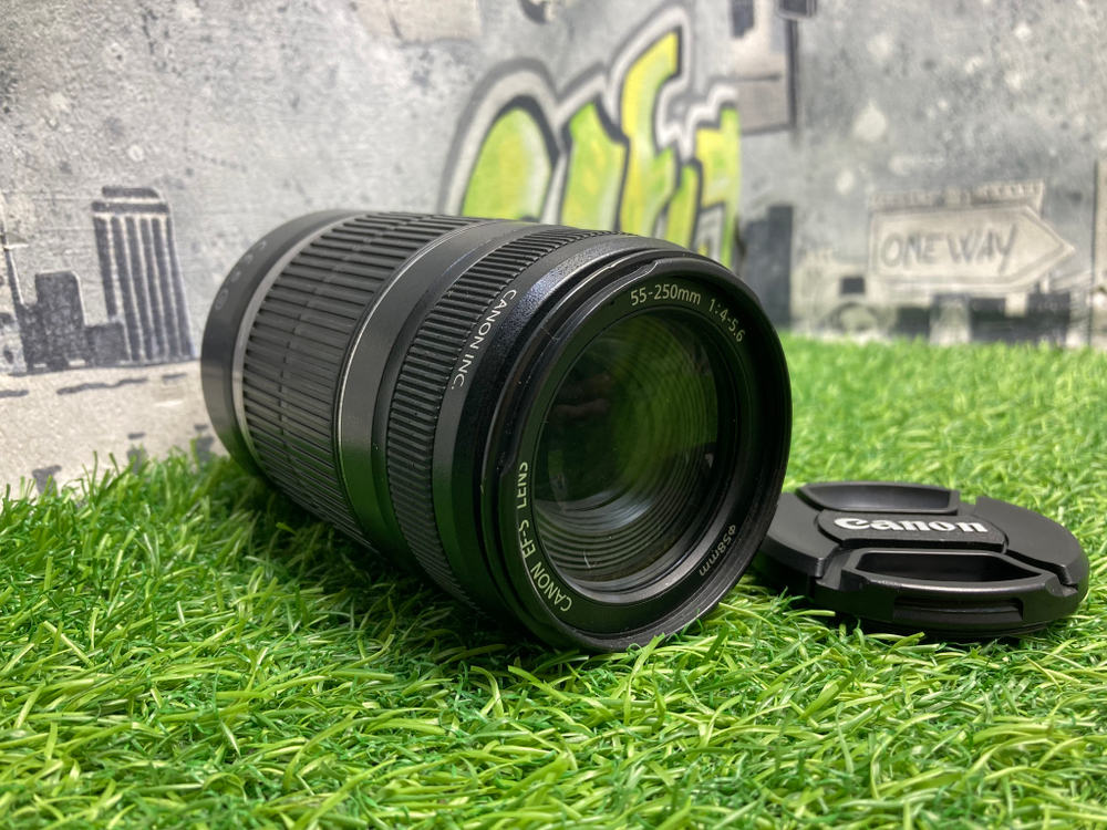 Canon EF-S 55-250mm 4-5.6 IS