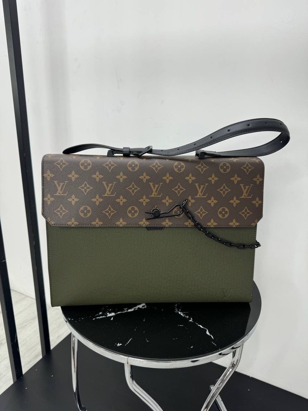 Портфель Louis Vuitton