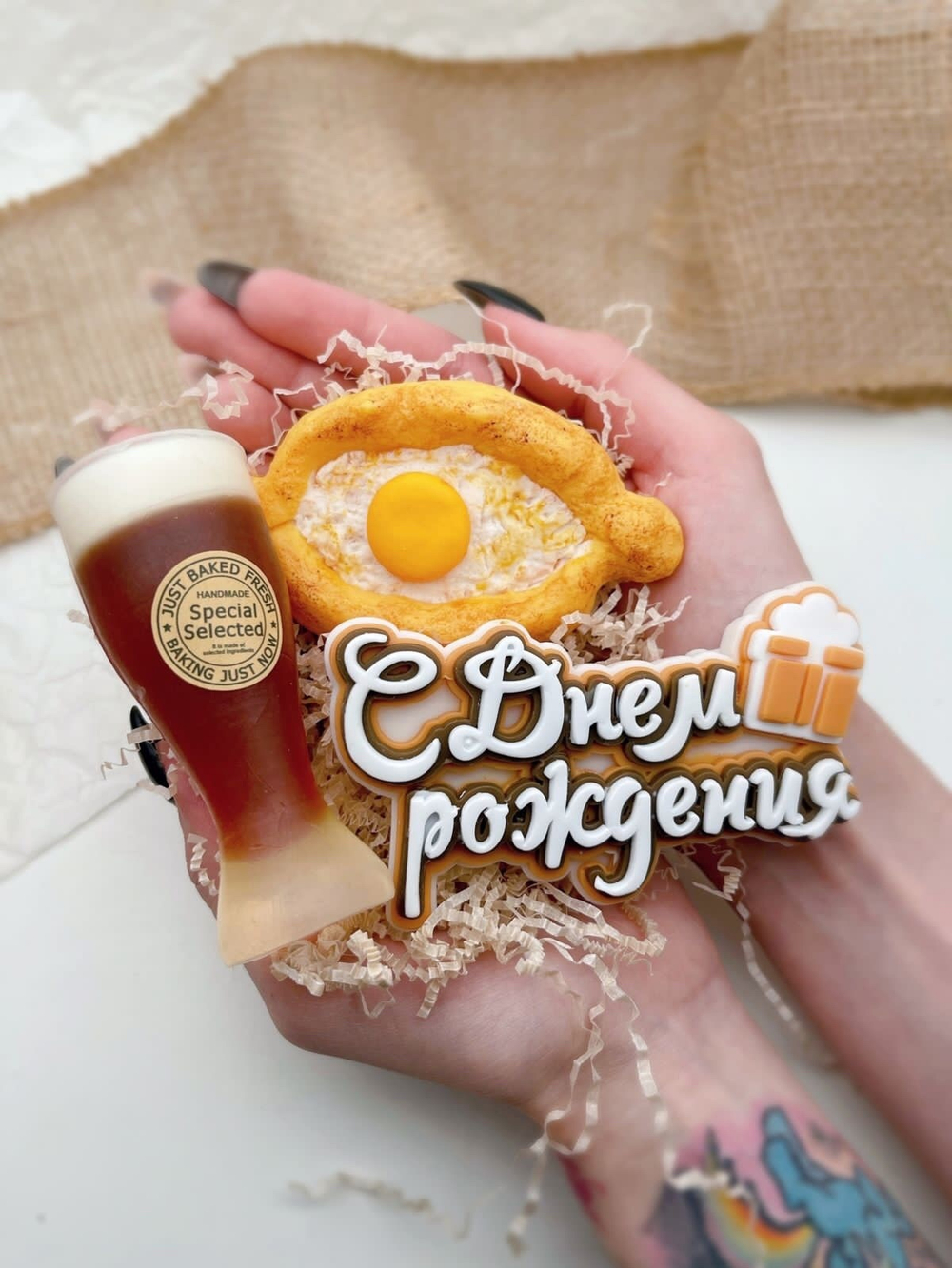 Набор мыла «Хачапури по-аджарски» фото в руках