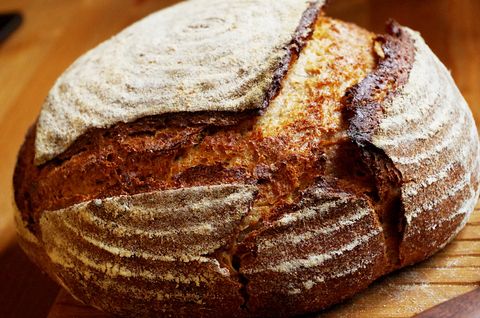 Спельтовый цельнозерновой хлеб на ржаной закваске