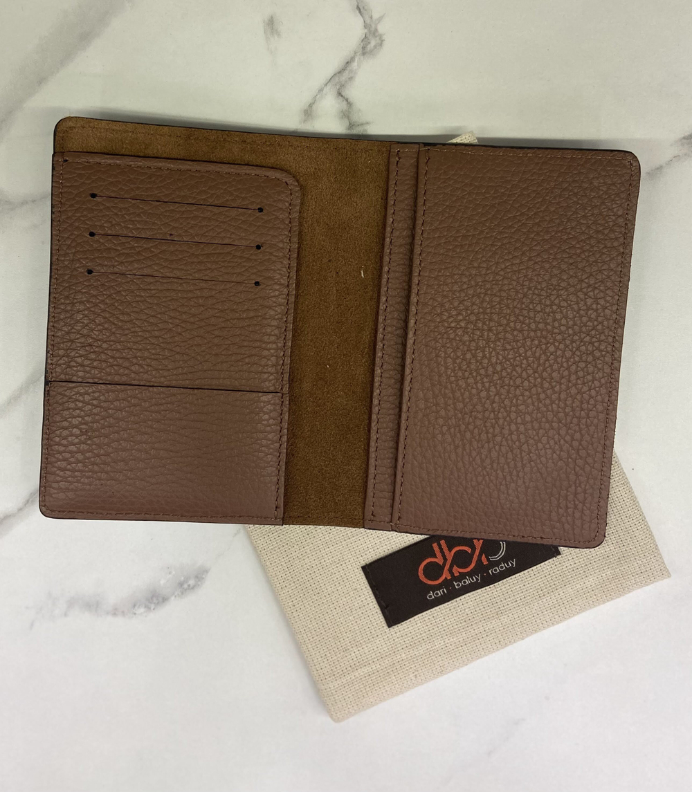 Кожаная обложка для паспорта DBR 15-38 темный орех