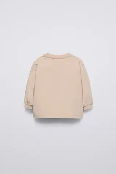 ZARA ФУТБОЛКА С ПРИНТОМ «ГУСИ», СВЕТЛО-БЕЖЕВЫЙ