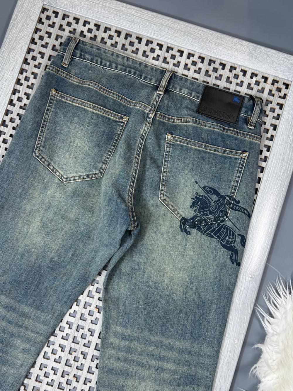 Джинсы Burberry