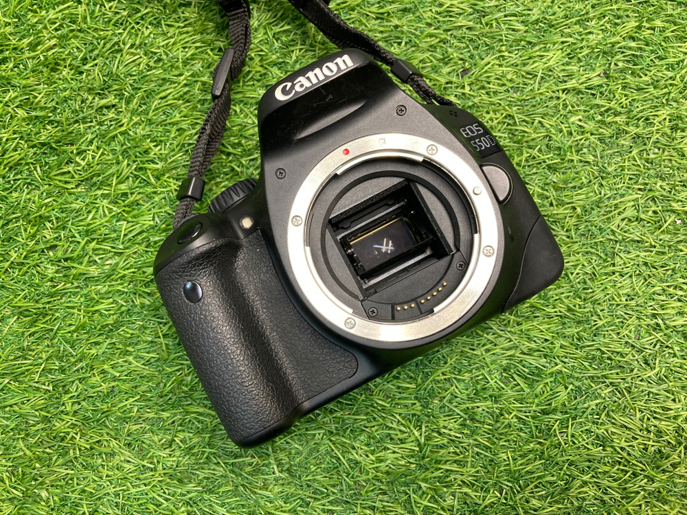 Canon 550D Kit 18-55mm 3.5-5.6 lll