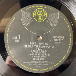 Винтажная виниловая пластинка LP Elton John, Don't Shoot Me I'm Only The Piano Player (Япония 1974) (Без Оби)