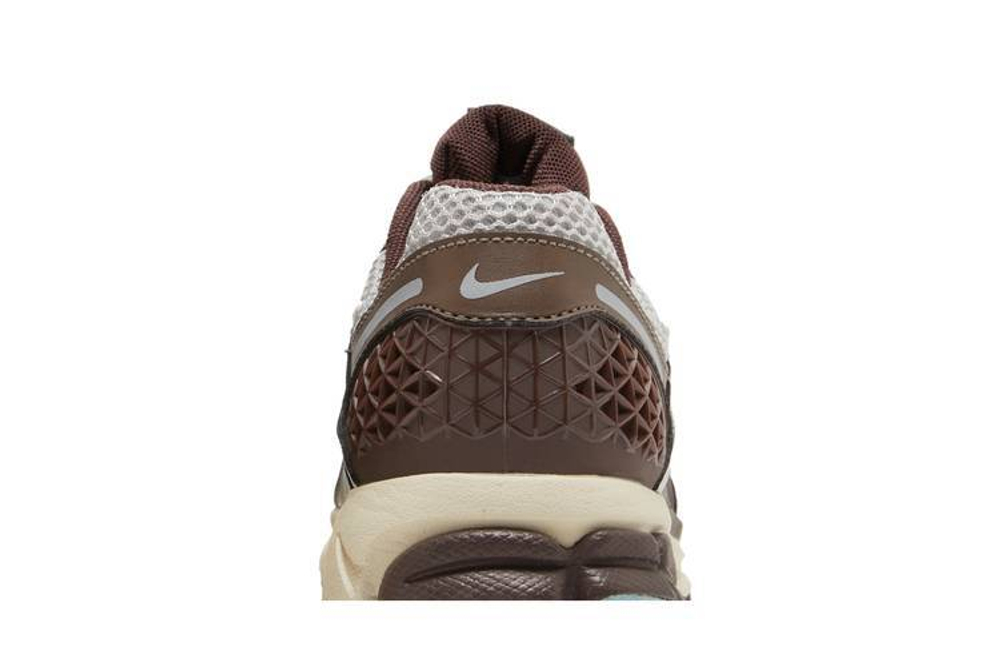 Кроссовки Nike Air Zoom Vomero 5 (Женская размерная сетка)