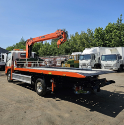 Эвакуаторная платформа 4.5 т с КМУ 3.2 т на шасси Isuzu Elf