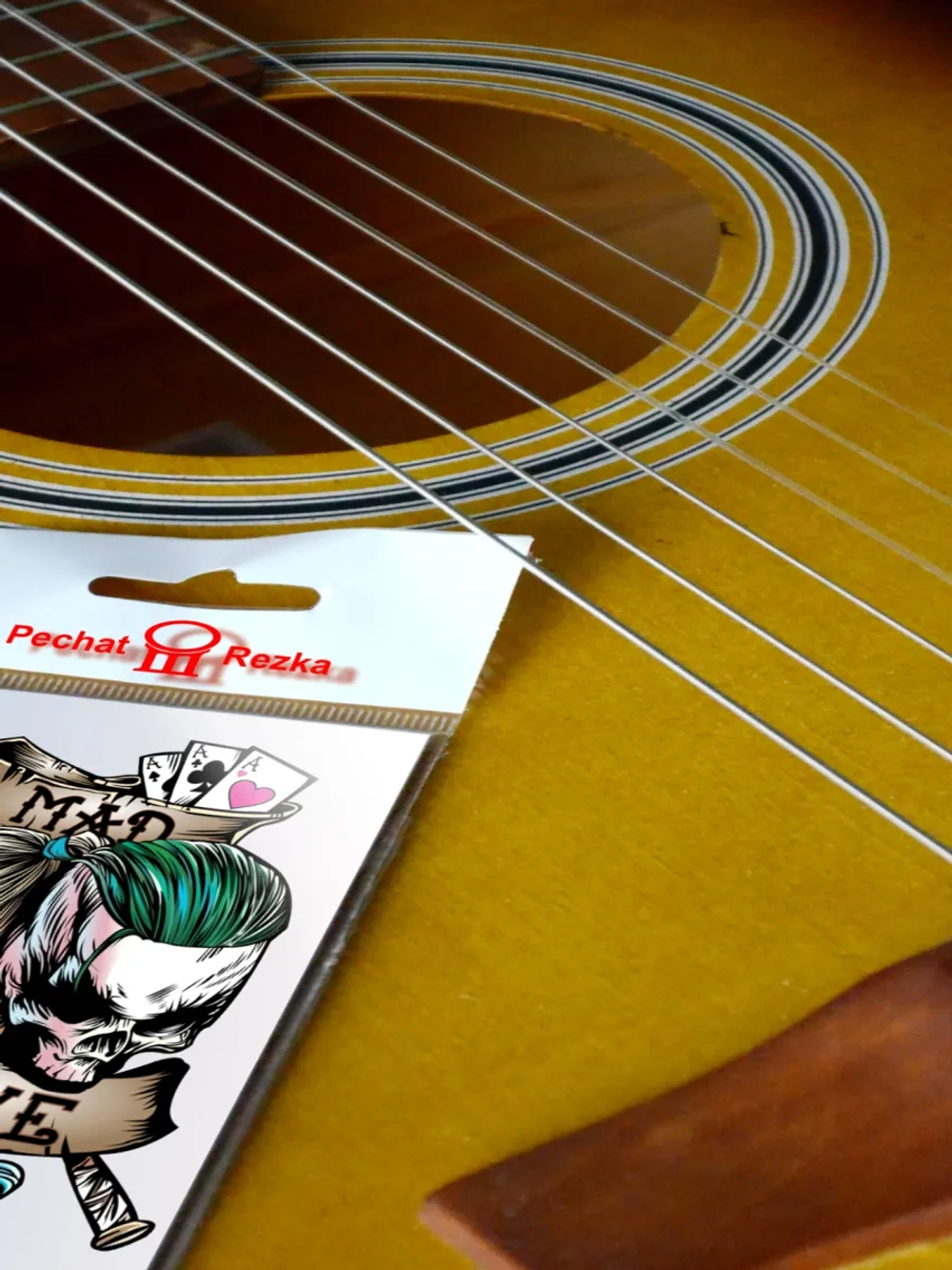 Стикер - Парочка злодеев с битой Черепа