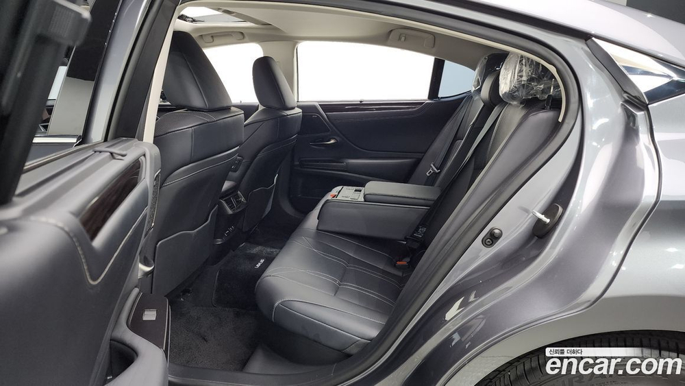 Lexus ES300h 7 Generation Executive (05.2020)